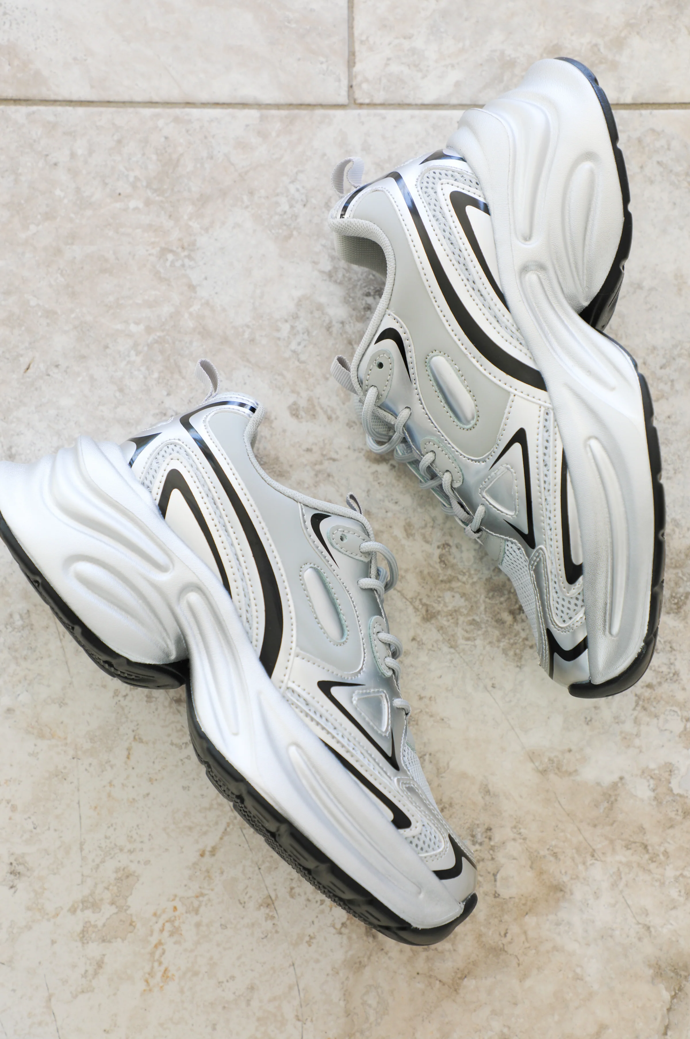 In My Era Sneakers: Silver/Multi - Image 3